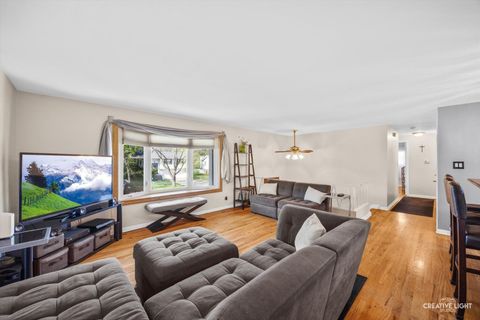 Tiny photo for 1321 Hampton Lane, Schaumburg, IL 60193 (MLS # 12596636)