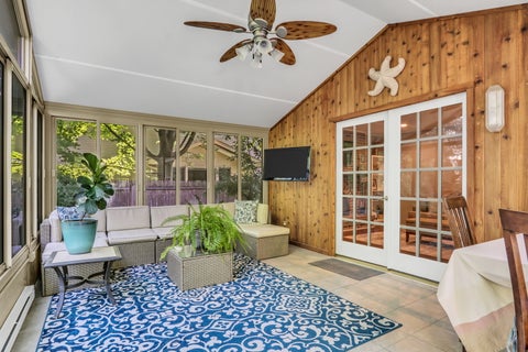 Tiny photo for 710 Fairlawn Avenue, Libertyville, IL 60048 (MLS # 12685416)