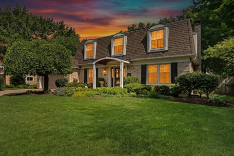 Tiny photo for 710 Fairlawn Avenue, Libertyville, IL 60048 (MLS # 12685416)