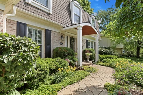 Tiny photo for 710 Fairlawn Avenue, Libertyville, IL 60048 (MLS # 12685416)