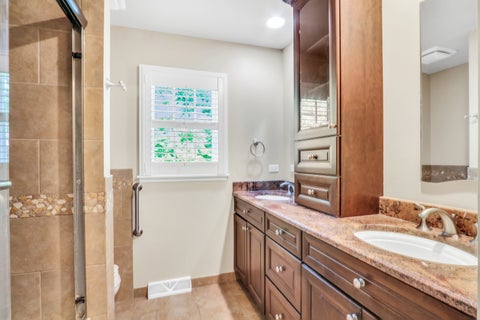 Tiny photo for 710 Fairlawn Avenue, Libertyville, IL 60048 (MLS # 12685416)
