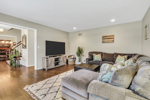 Tiny photo for 710 Fairlawn Avenue, Libertyville, IL 60048 (MLS # 12685416)