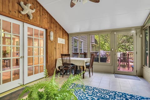 Tiny photo for 710 Fairlawn Avenue, Libertyville, IL 60048 (MLS # 12685416)