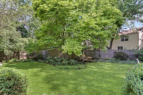 Tiny photo for 710 Fairlawn Avenue, Libertyville, IL 60048 (MLS # 12685416)