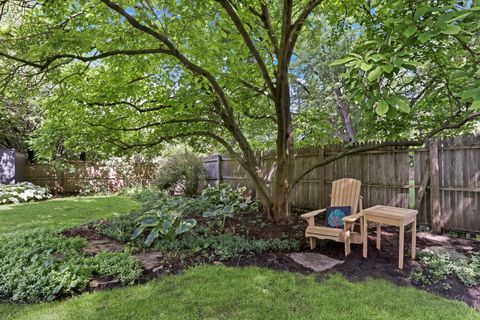 Tiny photo for 710 Fairlawn Avenue, Libertyville, IL 60048 (MLS # 12685416)
