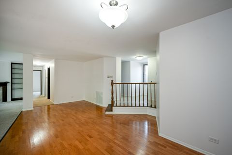 Tiny photo for 880 Johnstown Lane #B, Wheaton, IL 60189 (MLS # 12679152)