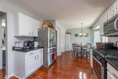 Tiny photo for 2901 Harrisburg Court, Lindenhurst, IL 60046 (MLS # 12682526)