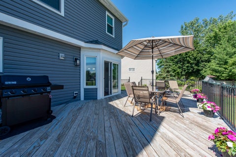 Tiny photo for 2901 Harrisburg Court, Lindenhurst, IL 60046 (MLS # 12682526)