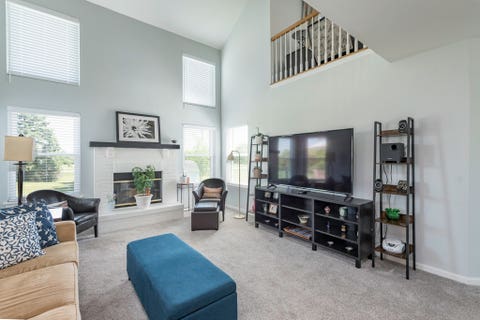 Tiny photo for 2901 Harrisburg Court, Lindenhurst, IL 60046 (MLS # 12682526)