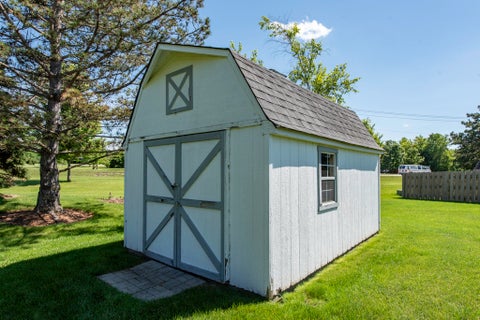 Tiny photo for 2901 Harrisburg Court, Lindenhurst, IL 60046 (MLS # 12682526)