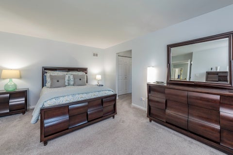 Tiny photo for 2901 Harrisburg Court, Lindenhurst, IL 60046 (MLS # 12682526)