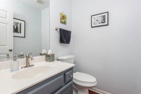 Tiny photo for 2901 Harrisburg Court, Lindenhurst, IL 60046 (MLS # 12682526)