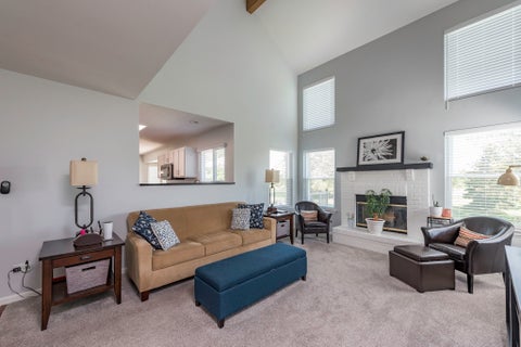 Tiny photo for 2901 Harrisburg Court, Lindenhurst, IL 60046 (MLS # 12682526)