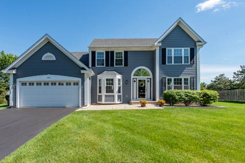 Photo of 2901 Harrisburg Court, Lindenhurst, IL 60046 (MLS # 12682526)