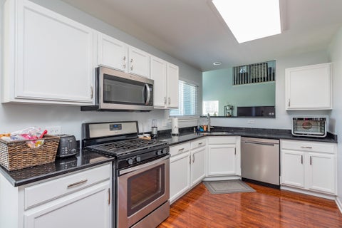 Tiny photo for 2901 Harrisburg Court, Lindenhurst, IL 60046 (MLS # 12682526)
