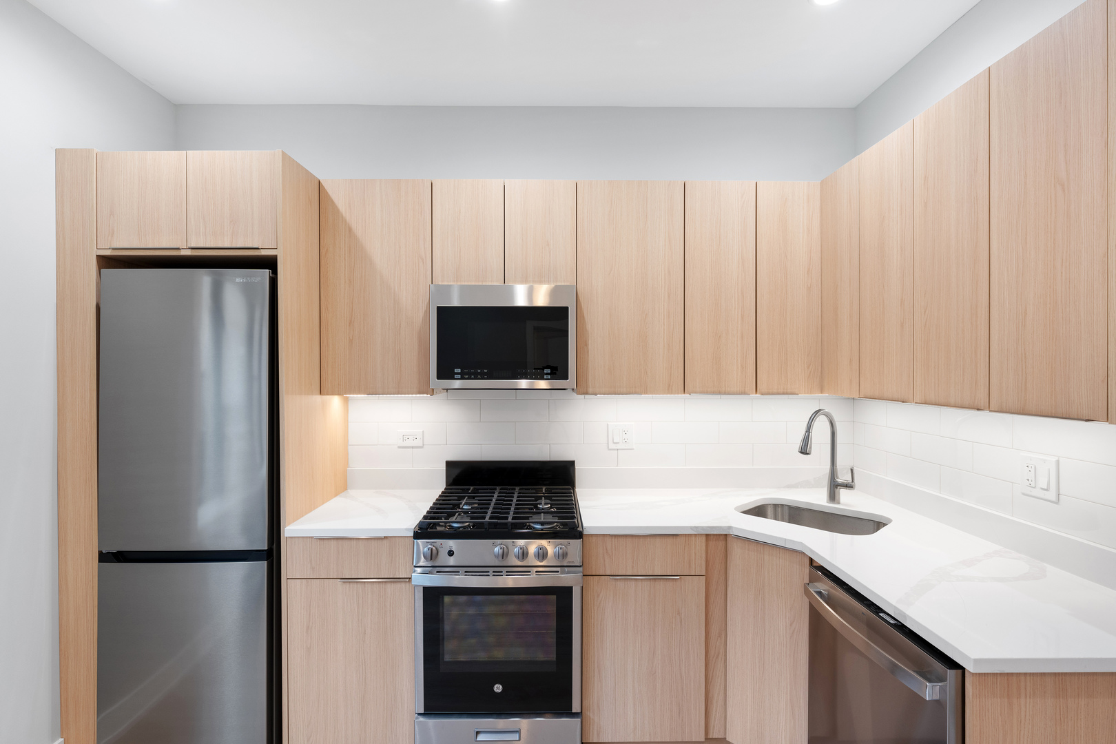 1546 W JONQUIL Terrace 303