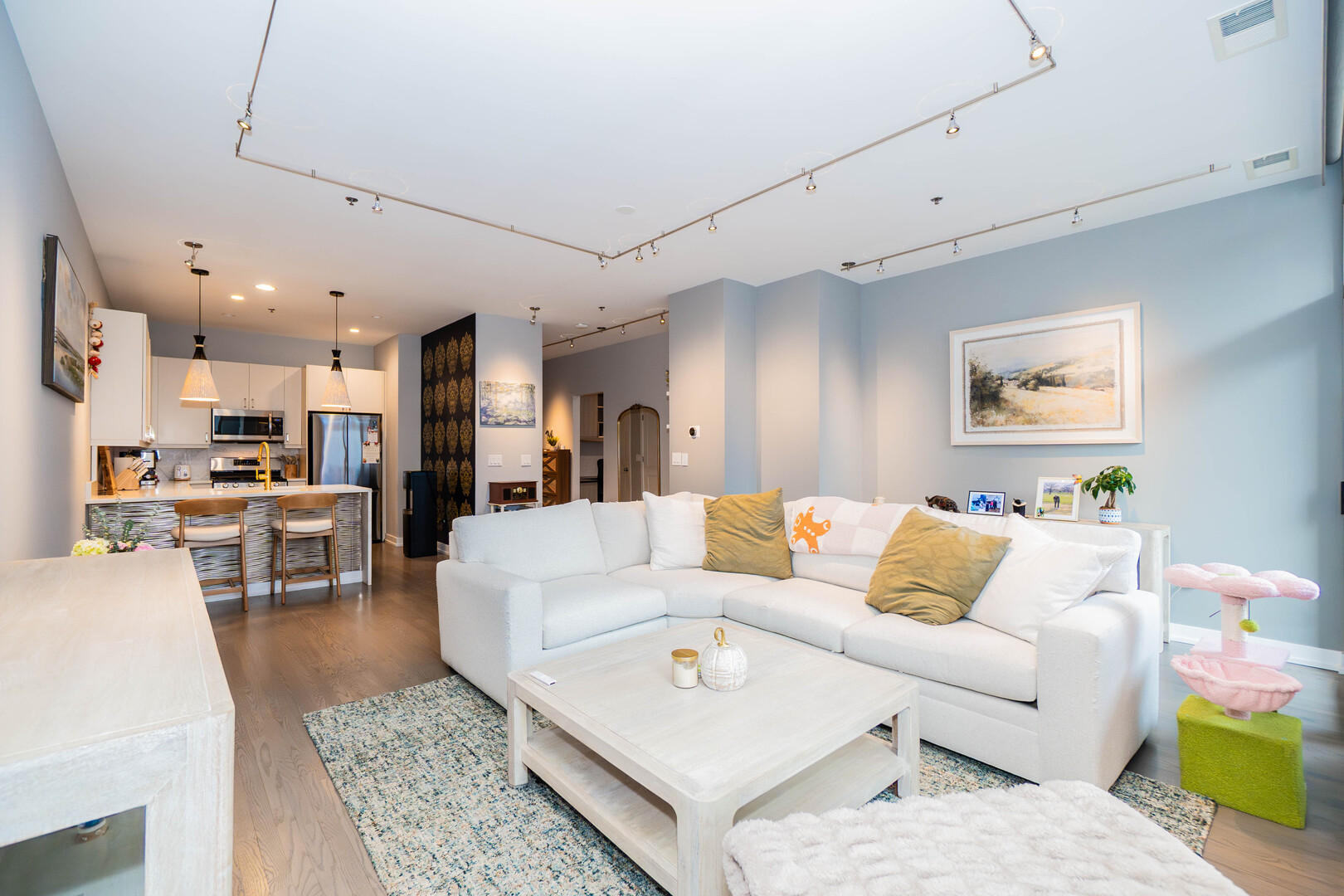 150 W Superior Street 503