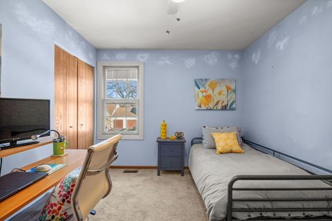 Tiny photo for 1923 Ozark Parkway, Algonquin, IL 60102 (MLS # 12554279)