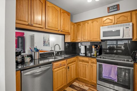 Tiny photo for 1923 Ozark Parkway, Algonquin, IL 60102 (MLS # 12554279)