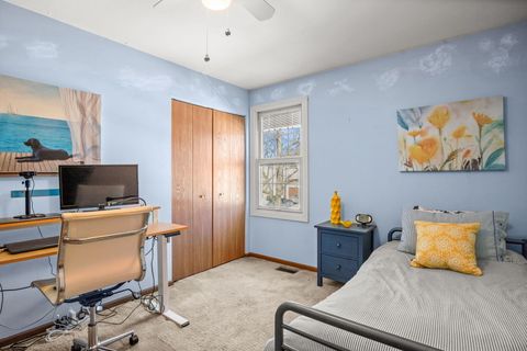 Tiny photo for 1923 Ozark Parkway, Algonquin, IL 60102 (MLS # 12554279)