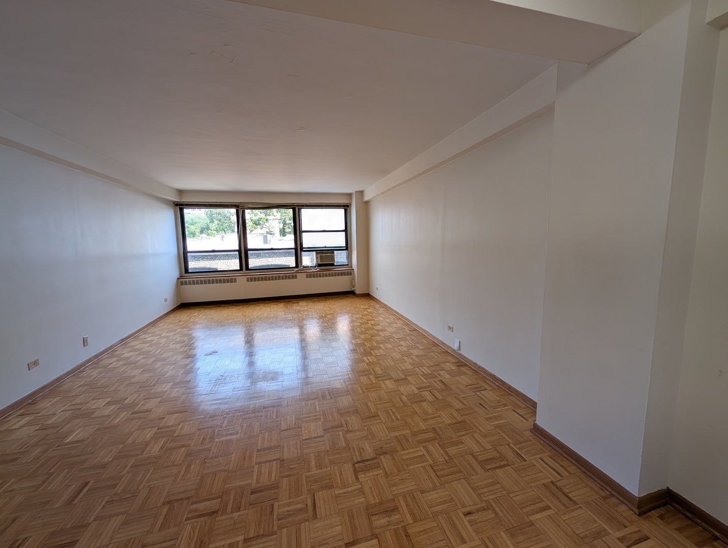 4180 N Marine Drive 512