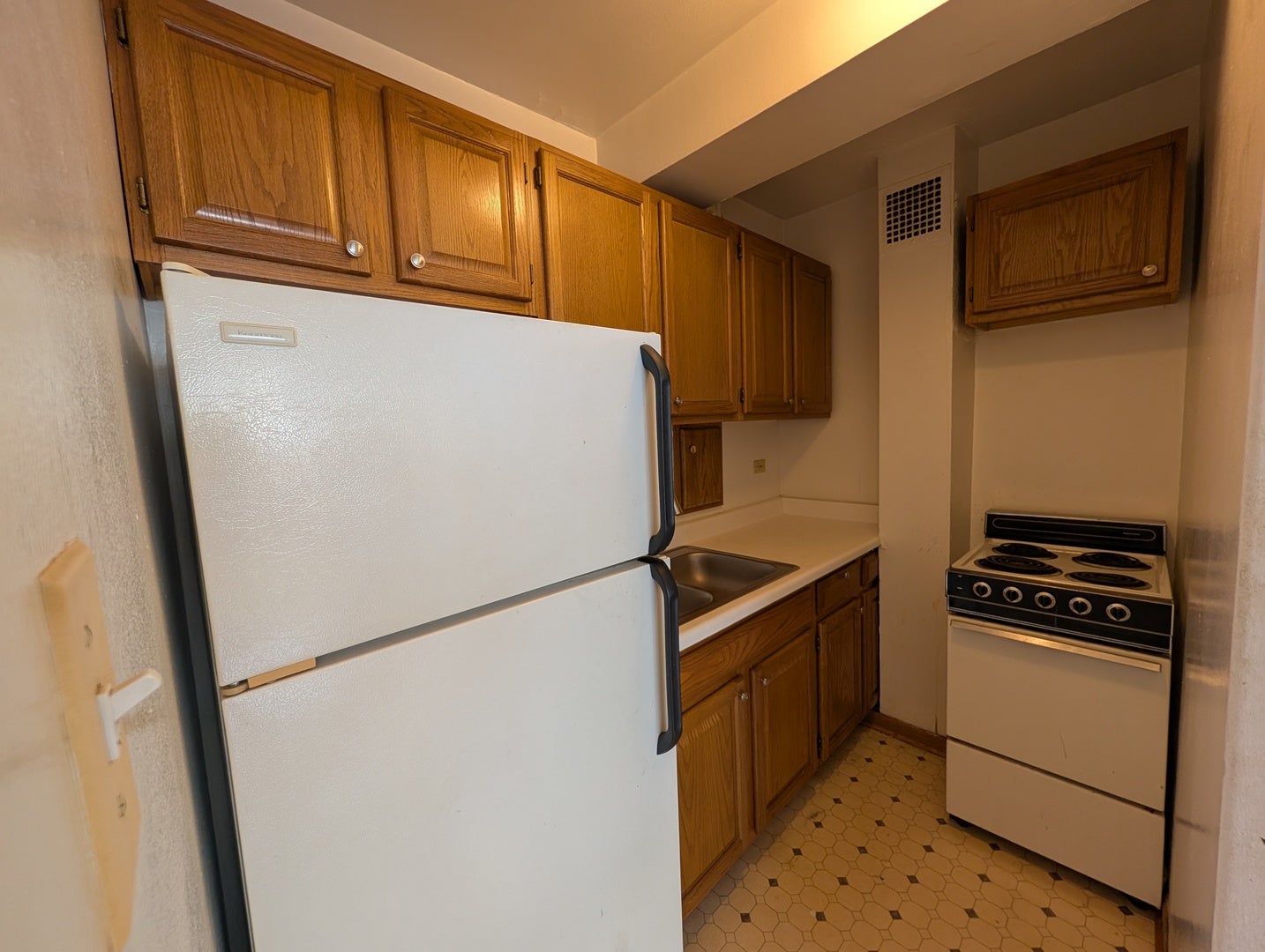 4180 N Marine Drive 512