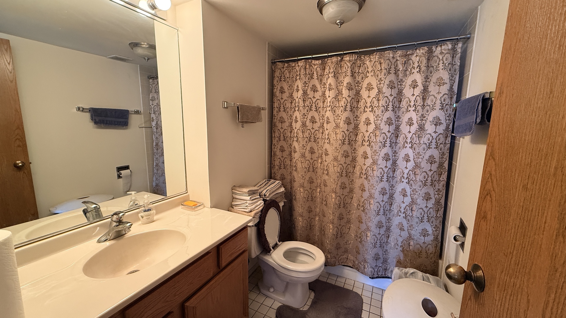 606 E Woodland Park Avenue 608