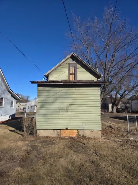 Tiny photo for 909 W 6th Street, Sterling, IL 61081 (MLS # 12310889)