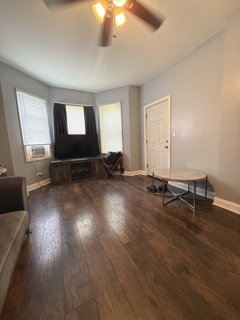 8329 S Burnham Avenue, Chicago, IL, 60617 2 8329 S Burnham Avenue