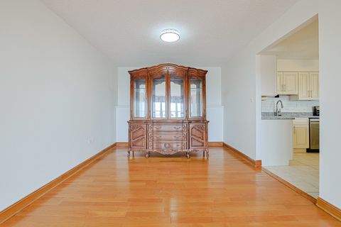 Tiny photo for 8815 W Golf Road #6I, Niles, IL 60714 (MLS # 12601139)