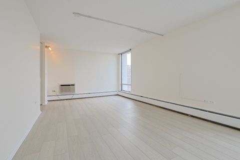 Tiny photo for 8815 W Golf Road #6I, Niles, IL 60714 (MLS # 12601139)