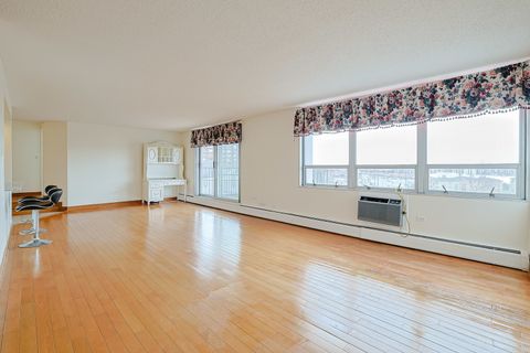 Tiny photo for 8815 W Golf Road #6I, Niles, IL 60714 (MLS # 12601139)
