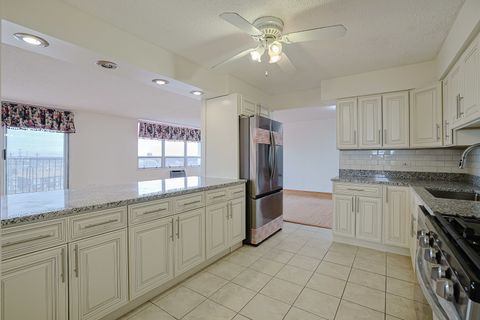 Tiny photo for 8815 W Golf Road #6I, Niles, IL 60714 (MLS # 12601139)