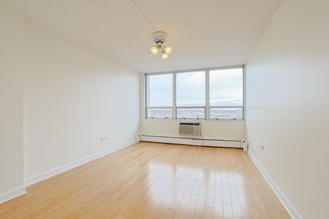 Tiny photo for 8815 W Golf Road #6I, Niles, IL 60714 (MLS # 12601139)