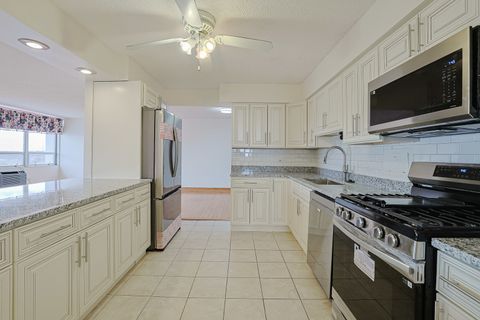 Tiny photo for 8815 W Golf Road #6I, Niles, IL 60714 (MLS # 12601139)