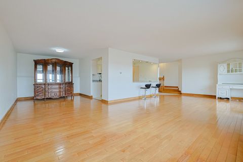 Tiny photo for 8815 W Golf Road #6I, Niles, IL 60714 (MLS # 12601139)