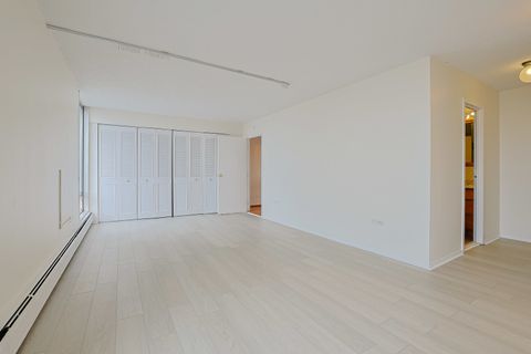 Tiny photo for 8815 W Golf Road #6I, Niles, IL 60714 (MLS # 12601139)