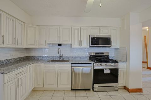 Tiny photo for 8815 W Golf Road #6I, Niles, IL 60714 (MLS # 12601139)