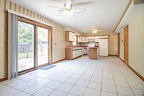 Tiny photo for 105 S Canyon Drive, Bolingbrook, IL 60490 (MLS # 12458040)