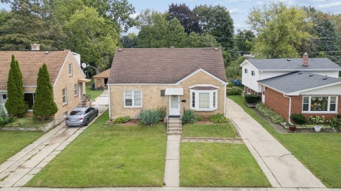 Tiny photo for 1031 Glenwood Avenue, Waukegan, IL 60085 (MLS # 12754837)