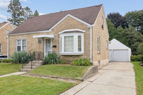 Tiny photo for 1031 Glenwood Avenue, Waukegan, IL 60085 (MLS # 12754837)