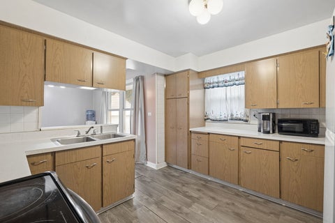 Tiny photo for 1031 Glenwood Avenue, Waukegan, IL 60085 (MLS # 12754837)