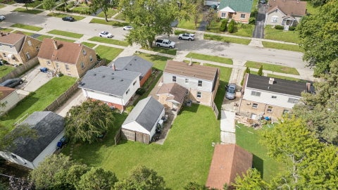Tiny photo for 1031 Glenwood Avenue, Waukegan, IL 60085 (MLS # 12754837)