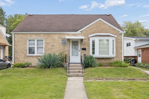 Photo of 1031 Glenwood Avenue, Waukegan, IL 60085 (MLS # 12754837)