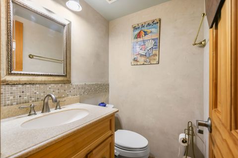Tiny photo for 334 Plumwood Court, Vernon Hills, IL 60061 (MLS # 12633592)