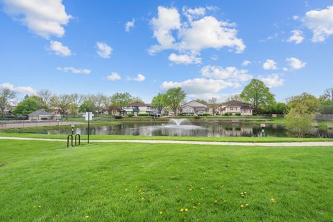 Tiny photo for 334 Plumwood Court, Vernon Hills, IL 60061 (MLS # 12633592)