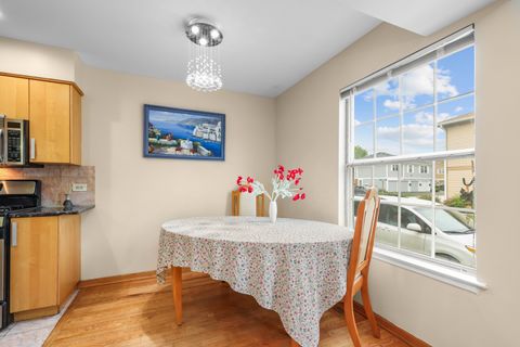 Tiny photo for 334 Plumwood Court, Vernon Hills, IL 60061 (MLS # 12633592)