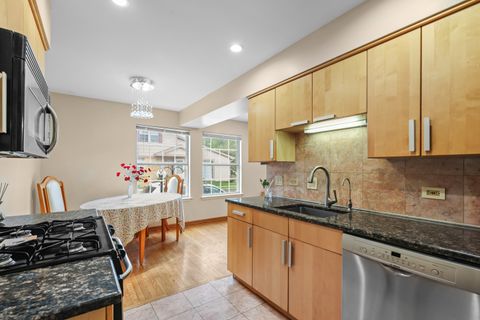 Tiny photo for 334 Plumwood Court, Vernon Hills, IL 60061 (MLS # 12633592)