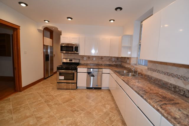 4118 N ASHLAND Avenue 1