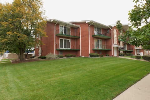Photo of 9605 S Komensky Avenue #101, Oak Lawn, IL 60453 (MLS # 12795356)